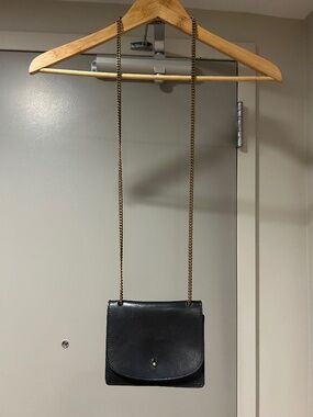 Madewell Black Leather Crossbody Bag with Gold Chain